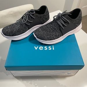 NEW IN BOX Vessi Everyday Waterproof Sneakers Women’s 7 (Limited Edition)